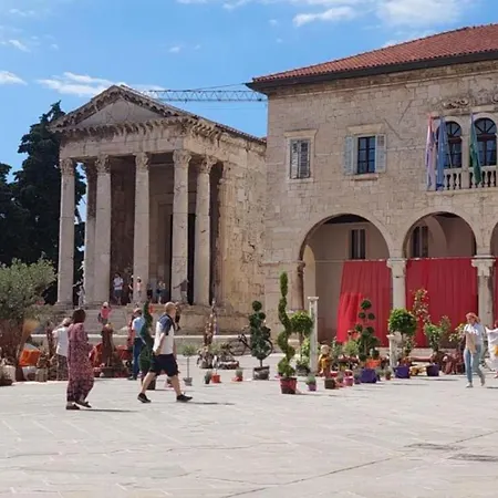 Boutique Pola